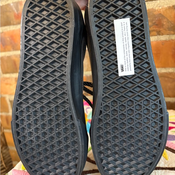 VANS  Casual Black & Gray Lace-Up Sneakers Juniors 6 - Picture 8 of 9